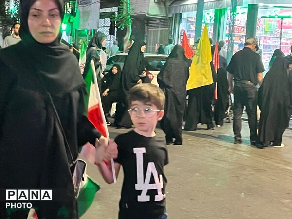 حضور باشکوه  مردم کرج در صد و هفتمین شب از تجمعات مردمی
