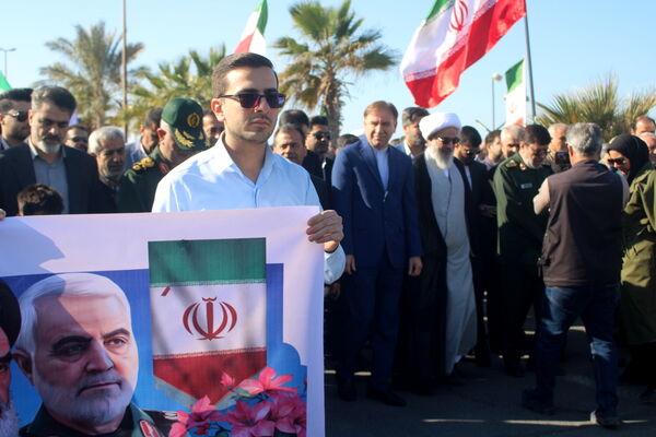 شکوه حضور مردم بوشهر در راهپیمایی ۲۲ بهمن