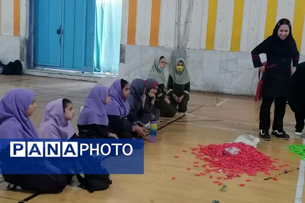 دوره توانمندسازی راه‌یافتگان ناحیه 3 شیراز به المپیاد رویش استانی