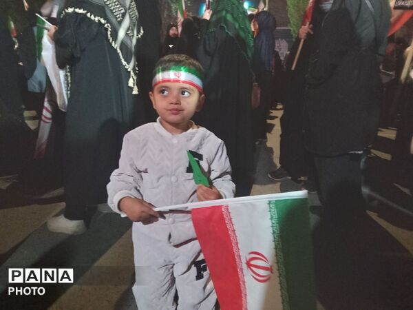 دهه نودی ها صحنه اجتماعات را زیباتر کردند