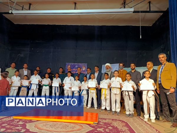 مراسم ارتقاء کمربند سبک پرفکت کیوکوشین کاراته در شهرستان کاشمر