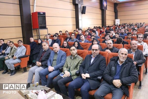 مرند به افتخار نخبگانش ایستاد