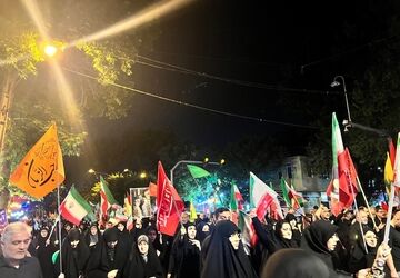 حضور پرشور مردم ولایت‌مدار «اکبرآباد و حسین‌آباد» در راهپیمایی شبانه