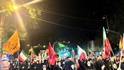 حضور پرشور مردم ولایت‌مدار «اکبرآباد و حسین‌آباد» در راهپیمایی شبانه