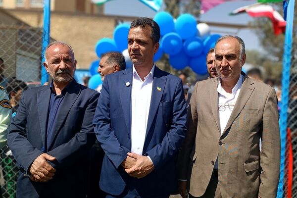 آیین افتتاحیه زمین چمن ورزشی در قالب طرح «شهید سردار سلیمانی» در شهرستان قدس