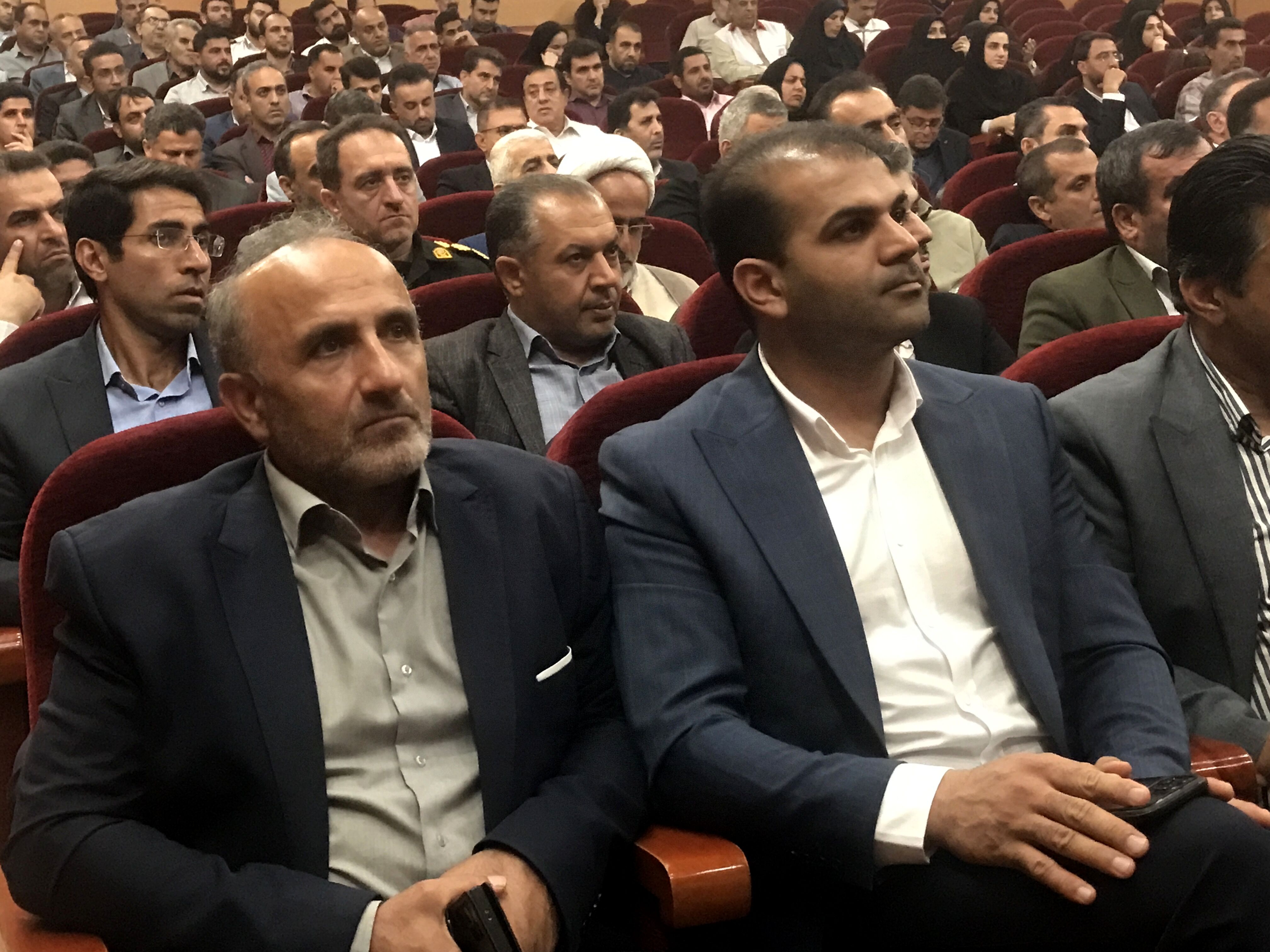 همایش تجلیل از مدیران و کارکنان نمونه شهرستان محمودآباد 