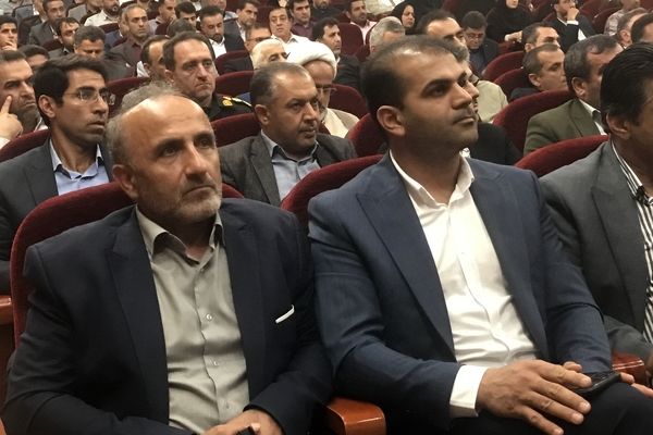 همایش تجلیل از مدیران و کارکنان نمونه شهرستان محمودآباد 