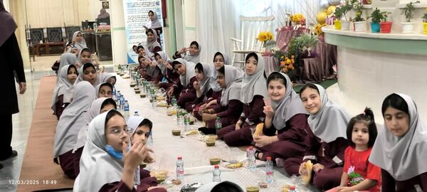 برپایی ضیافت افطاری در دبستان نورالهدی