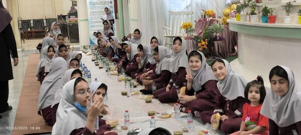 برپایی ضیافت افطاری در دبستان نورالهدی