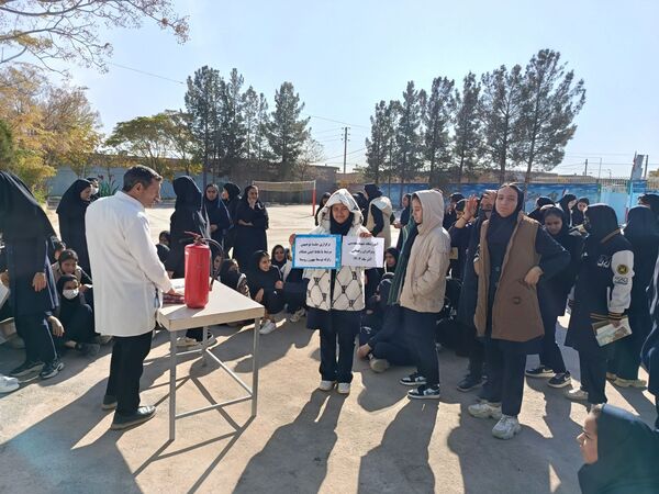 مانور زلزله و ایمنی سازی در مدرسه برادران رحمانی خلیل آباد