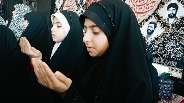 حضور دانش آموزان در نماز جمعه کاشمر