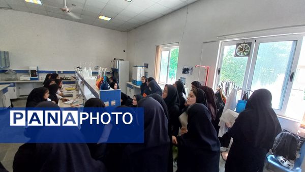 حضور دانش آموزان دبیرستان ۱۵خرداد در اردوی راهیان پیشرفت 