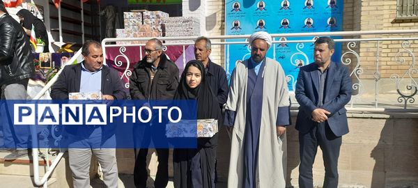 تجلیل از دانش‌آموزان ممتاز آموزشگاه پگاه