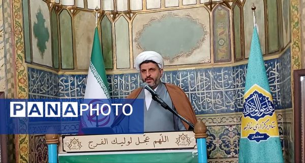 اقامه نماز پرفیض جمعه در سمنان