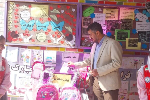 برگزاری جشن عاطفه ها در دبستان شهید عباسی ناحیه یک شهرری