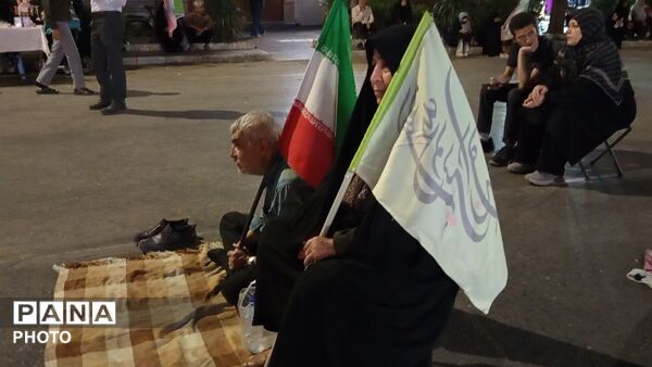 هم‌نشینی‌های همیشگی در حسینیه امام خمینی (ره)