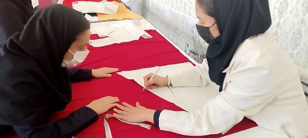 بزرگداشت روز خیاطی در هنرستان تلاش گندمان 