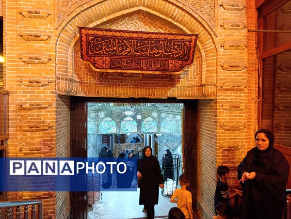 برگزاری مراسم عزاداری شب عاشورا در تکیه ابوالفضلی نیشابور 