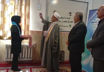 برگزاری نماز جماعت و نشست بصیرتی در دبیرستان دخترانه شبانه‌روزی خدیجه الکبری(س) دهگلان همزمان با بازگشایی مدارس  