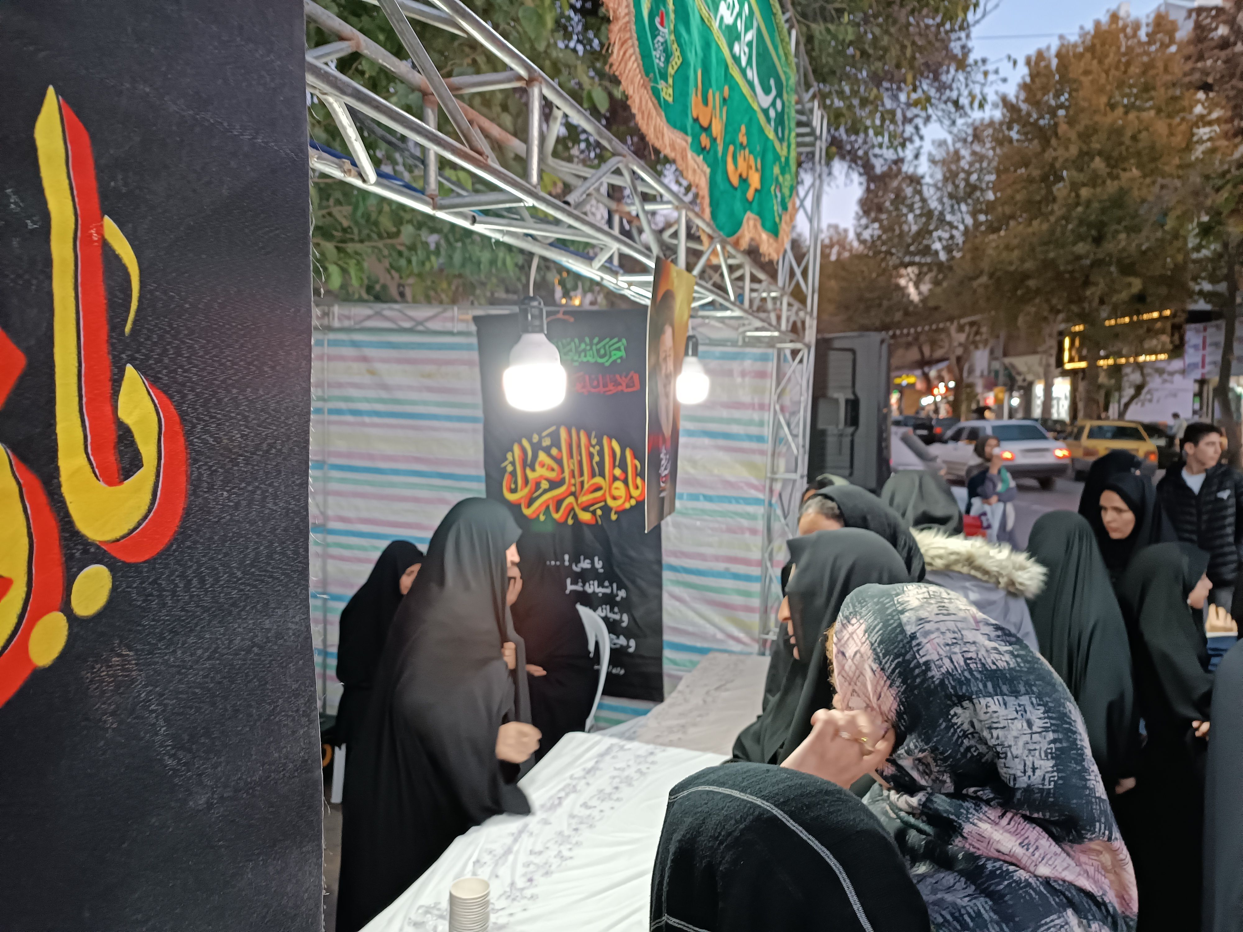 برپایی چایخانه امام رضا(ع) در موکب کوثر مسجد امیرالمومنین (ع) در بجنورد