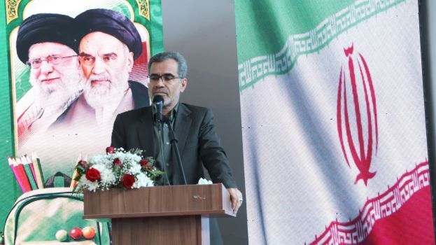 کوچک‌انگاری آموزش و پرورش باید از میان برداشته شود و معلم و مدرسه بر صدر تصمیمات قرار بگیرد