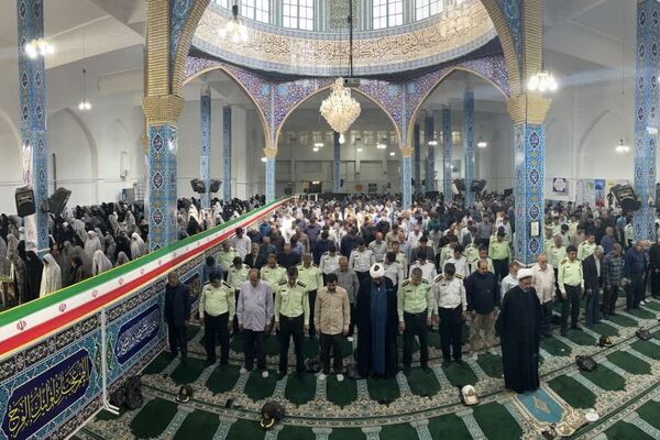 اقامه نماز جمعه در شهرستان اسلام آباد غرب 