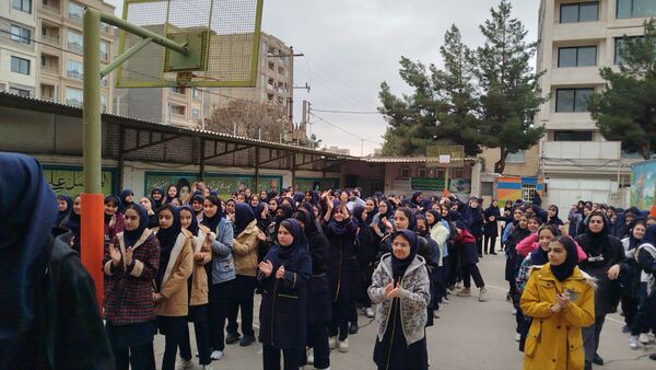 تقدیر از دانش‌آموزان برتر دبیرستان پیرایش نیشابور