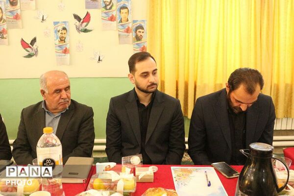 نشست تخصصی بررسی مسائل آموزشی در مدرسه «گل‌های بهشت»