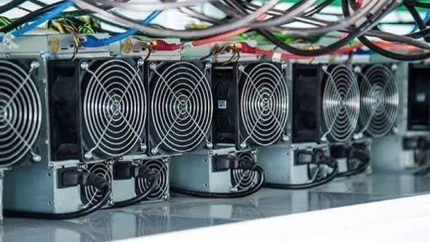 کشف ۱۳ دستگاه تولید ارز دیجیتال قاچاق در بناب