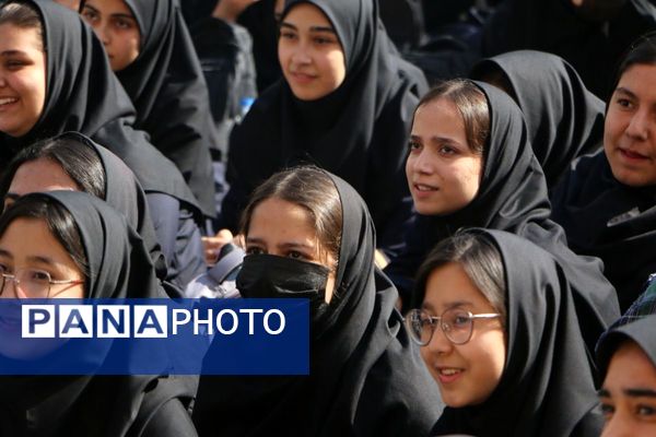 مراسم گرامیداشت روز دانش‌آموز  در دبیرستان نبوت شهرستان ملارد