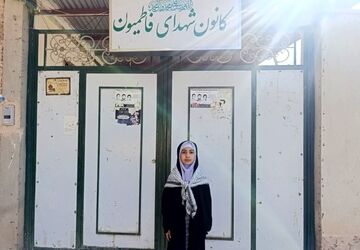 دیدار مسئولان آموزش‌وپرورش مهریز با خانواده شهدا