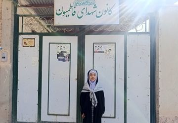 دیدار مسئولان آموزش‌وپرورش مهریز با خانواده شهدا