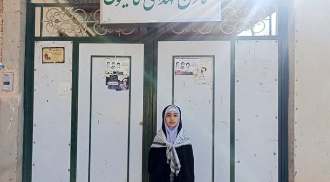 دیدار مسئولان آموزش‌وپرورش مهریز با خانواده شهدا