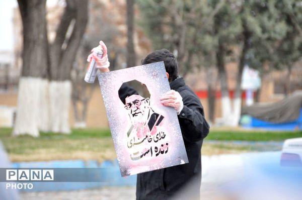 شابلون‌نویسی خیابانی در مرند توسط دانش‌آموزان