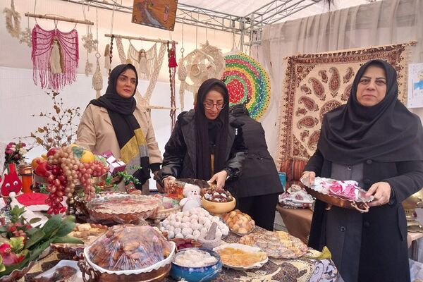 جشنواره ایرانشناسی در دبستان قلنبر ناحیه 2 شهرری 