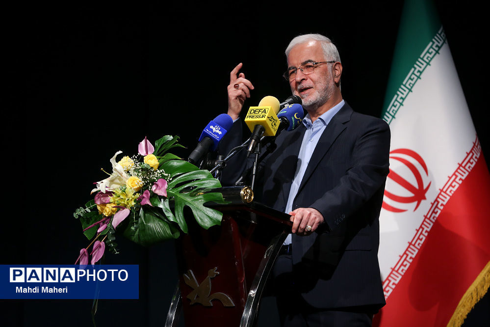 از تفویض اختیارات به استانداران تا پاسخ به سوالی درباره تقسیمات کشوری