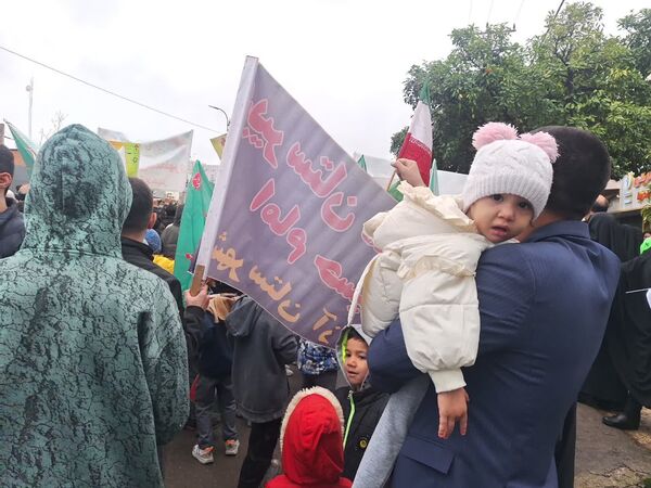 نبض انقلاب در خیابان‌ها تپید