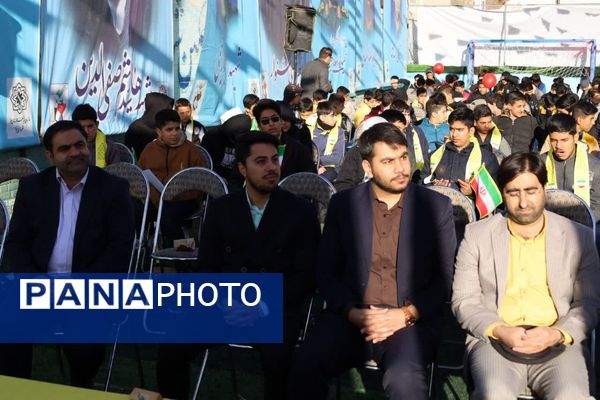 آیین نمادین نواختن «گلبانگ انقلاب اسلامی » در مدرسه احمد فتاحی ناحیه دو یزد