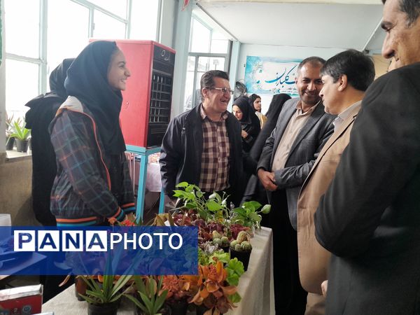 جشنواره فرهنگی هنری "امید فردا" در دبیرستان شاهد فیض ناحیه ۳ شیراز