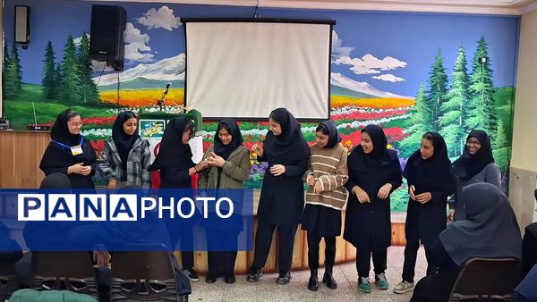 جشنواره دهه فجر مدرسه‌ای