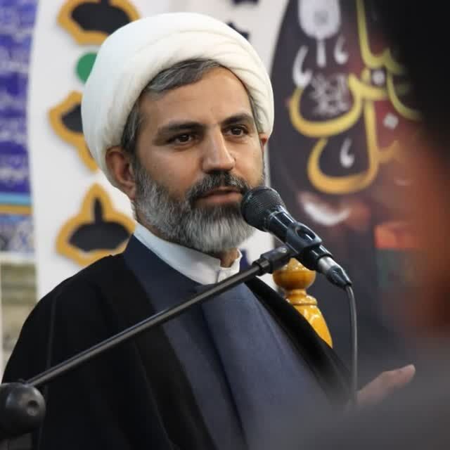 معلم معمار تمدن نوین اسلامی است