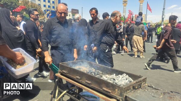 خیابان‌های منتهی به حرم، مملو از زائران رضوی

