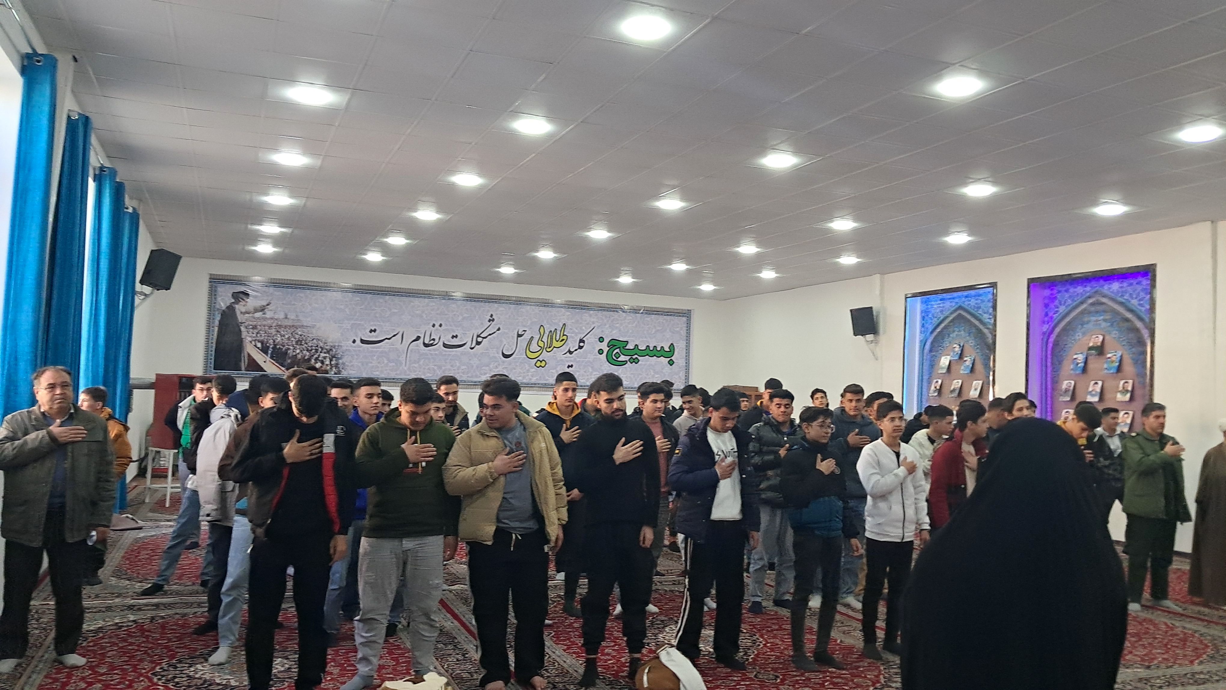 اعزام دانش‌آموزان پسر آشخانه به راهیان نور 