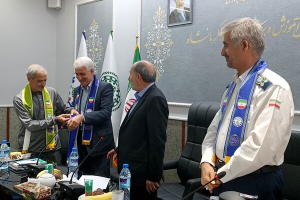 نشست هم‌اندیشی پیشکسوتان سازمان دانش‌آموزی استان کرمانشاه