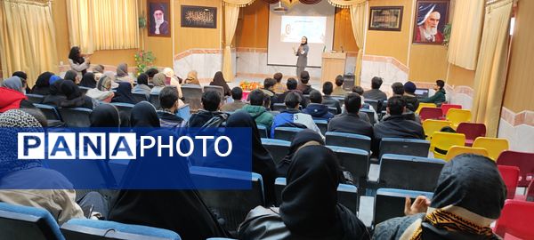 برگزاری همایش رتبه آفرینان برتر مؤسسه کاج در کانون سمیه شیروان