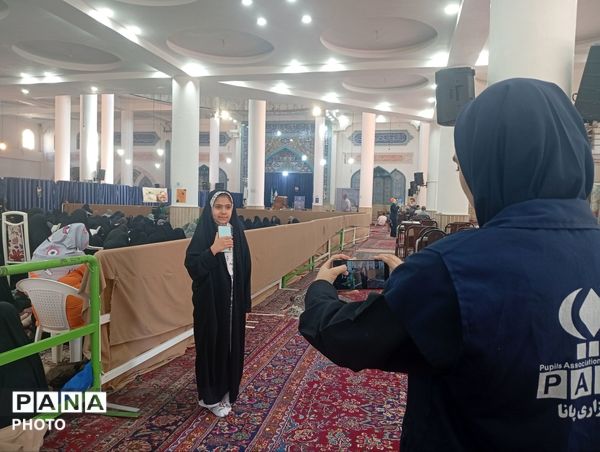 طنین دعای عرفه در مصلی نظرآباد