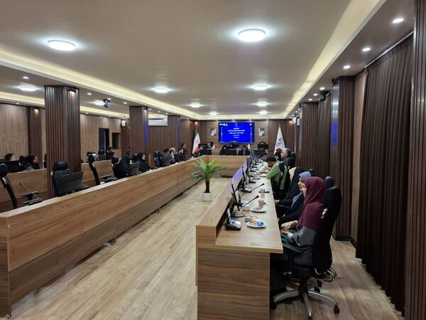مراسم تجلیل از ایثارگران و خانواده‌های شهدای آموزش و پرورش منطقه ۱۸ تهران