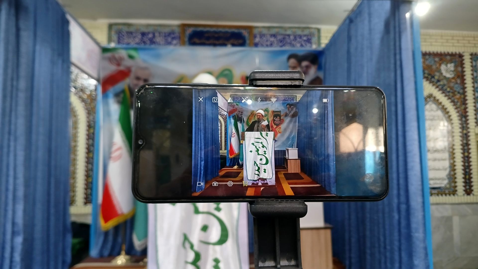 نماز جمعه؛ صحنه نمایش وحدت و ایمان مردم بن