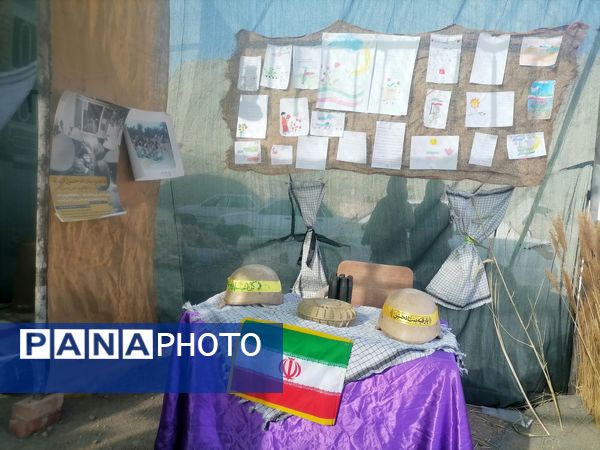 نمایشگاه شهدایی وروایتگری راوی دفاع مقدس در گلزار شهدای شهر بار نیشابور 