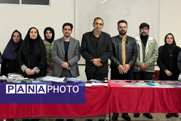 مسابقات فرهنگی و هنری  در دبیرستان شهید تاجیک بهارستان دو